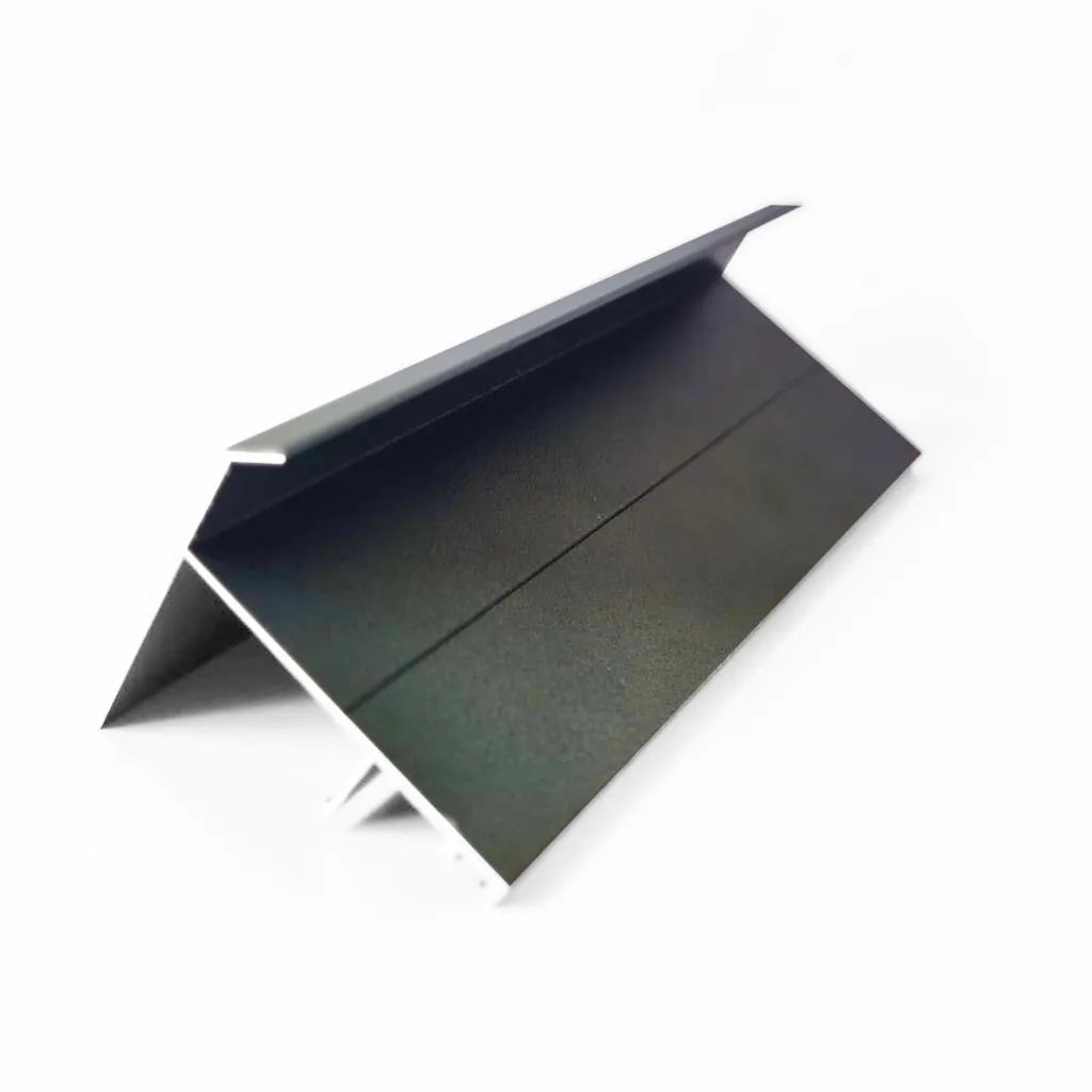 Dachseitenprofil Rinnenblende aus Aluminium 1